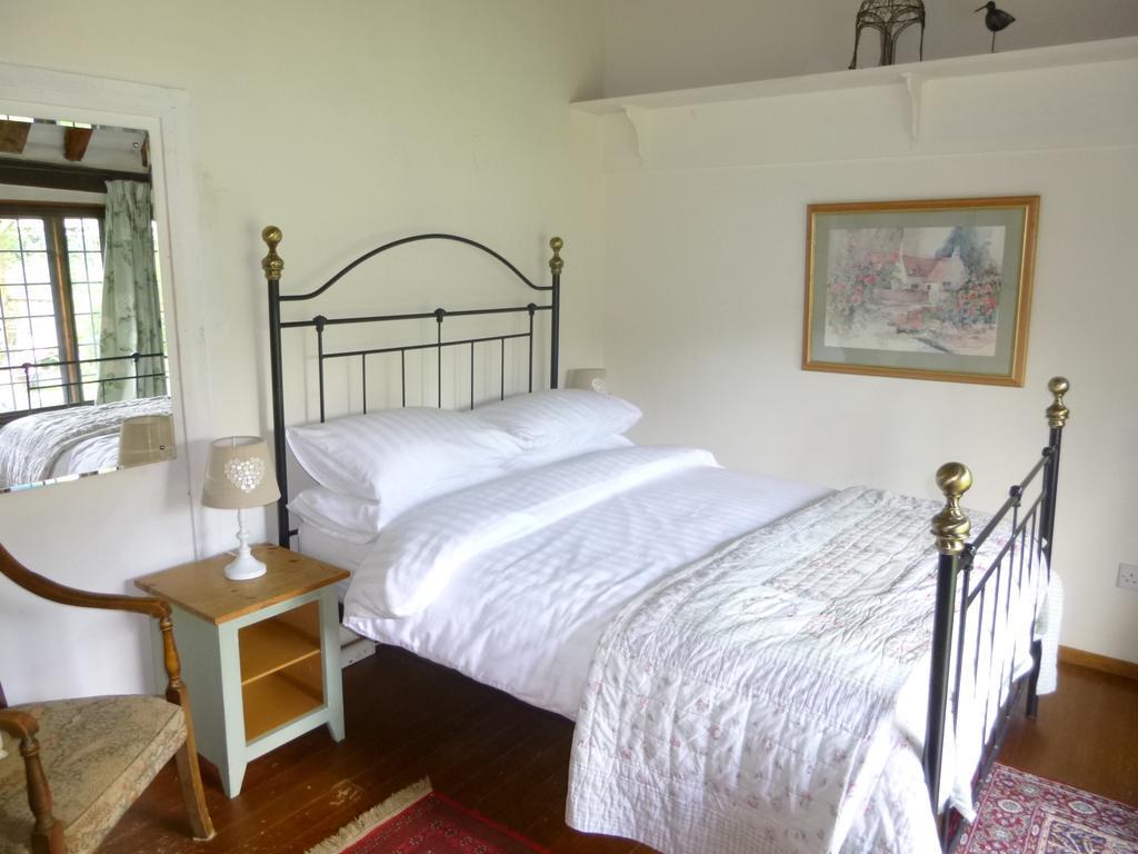 Church Hall Farm Bed And Breakfast Broxted Δωμάτιο φωτογραφία