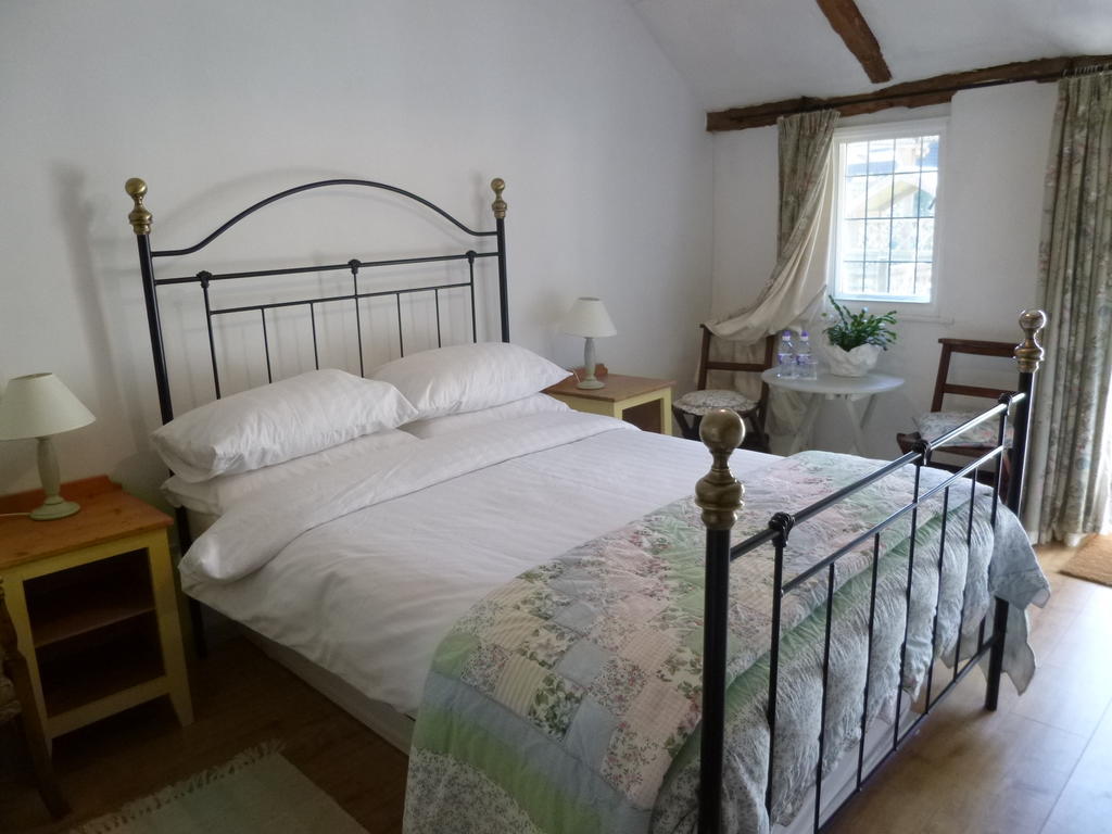 Church Hall Farm Bed And Breakfast Broxted Δωμάτιο φωτογραφία