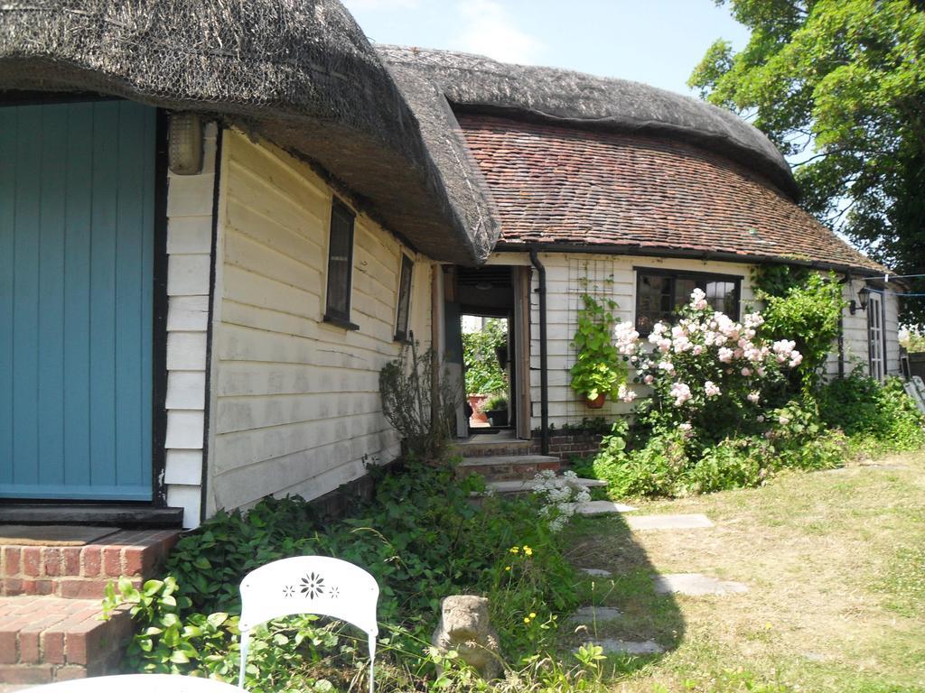 Church Hall Farm Bed And Breakfast Broxted Δωμάτιο φωτογραφία